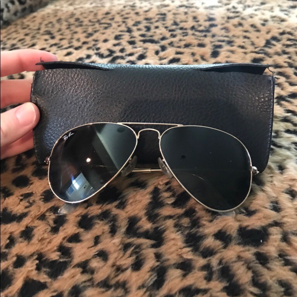 Women’s aviator raybans - Picture 3 of 3